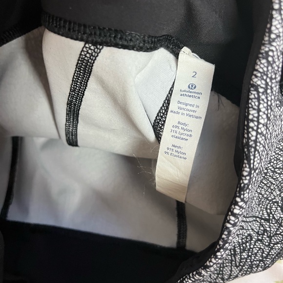 Lululemon Cropped Leggings Size 2 - Picture 3 of 7